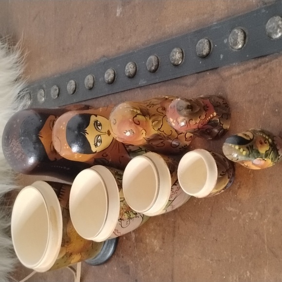 Vintage Brown Girl Nesting Box - Picture 3 of 4